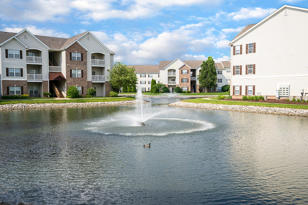 Photo of the pond at the Green Mount Lakes property in O'Fallon, Illinois.
