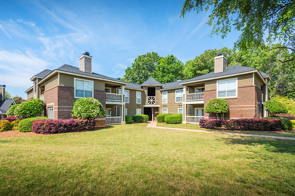 Photo of the Oak Ridge at Pelham property in Greenville, South Carolina.