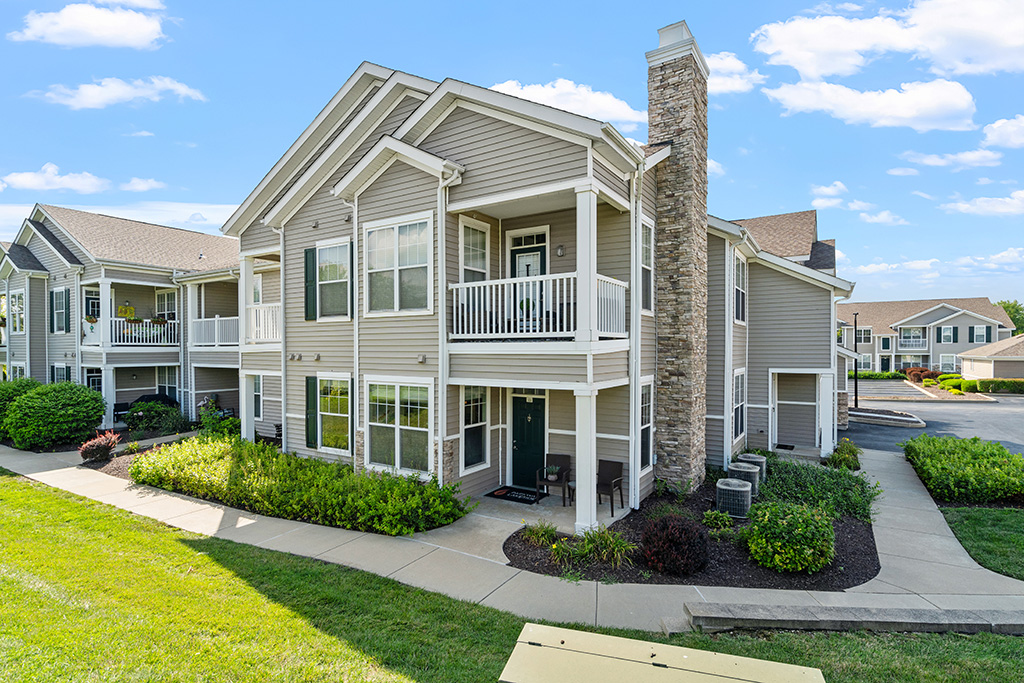 Photo of the Parkway Lakeside property in O'Fallon, Illinois.