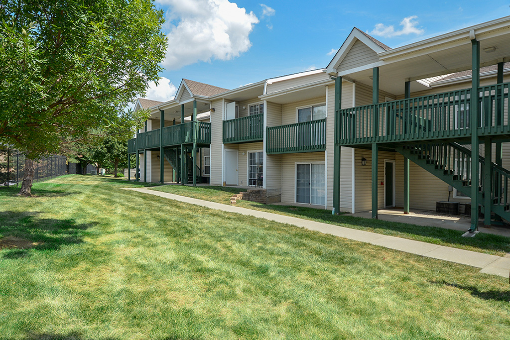 Photo of the backyard at The Park at Olathe Station in Olathe, Kansas.
