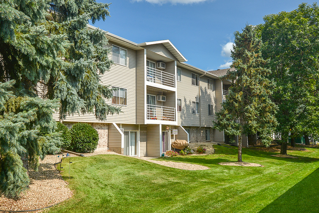Photo of the Wyndemere property in St. Cloud, Minnesota.