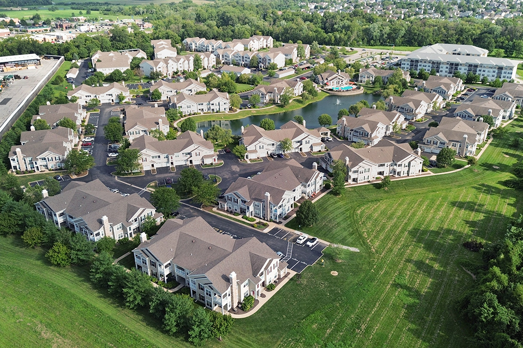 Photo of the Parkway Lakeside property in O'Fallon, Illinois.