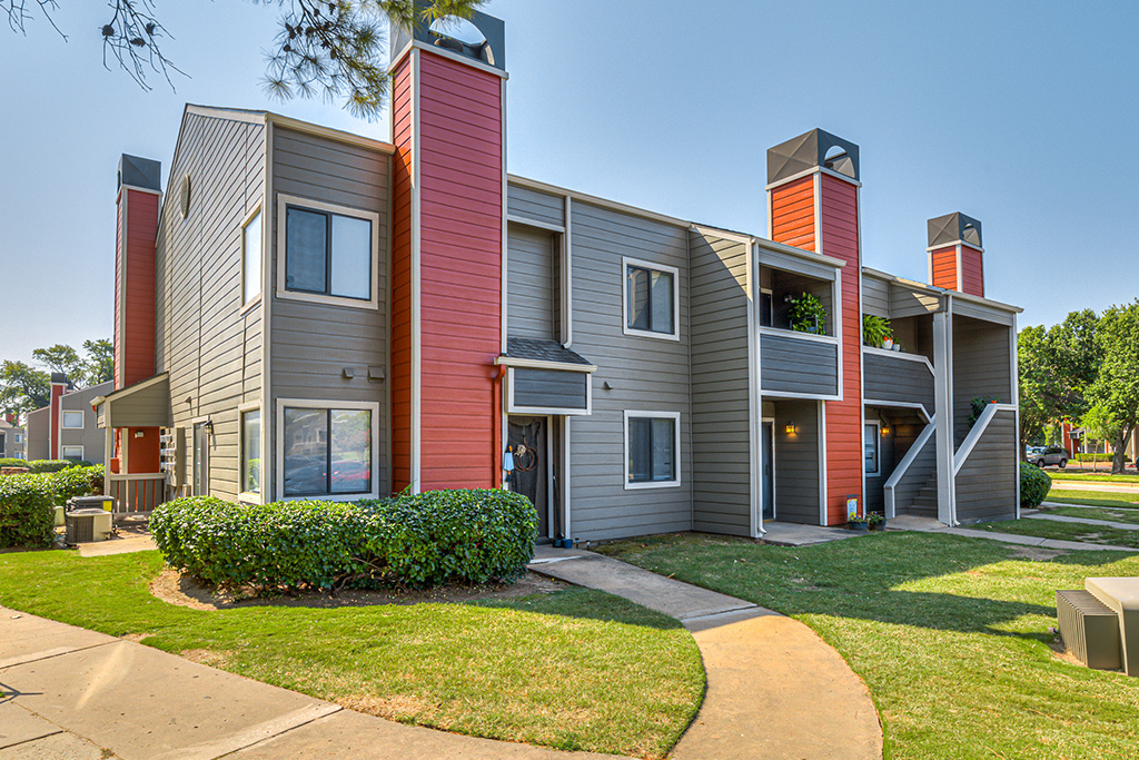 Photo of The Lakes property in Tulsa, Oklahoma.