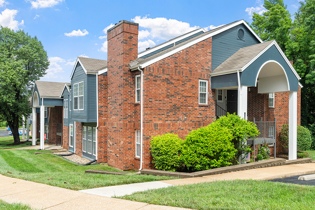 Photo of the Willowbend property in Town and Country, Missouri.
